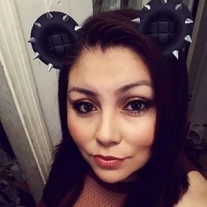 Meet your Posher, Yocelyn